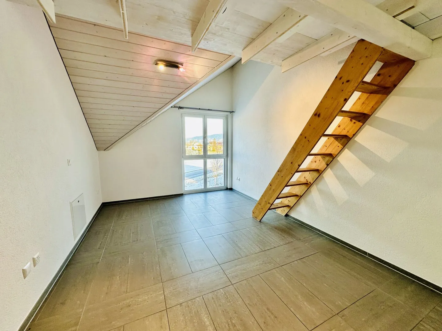 LUCE, QUIETE, SPAZIO E PANORAMA MONTANO - Foto 5 di 7