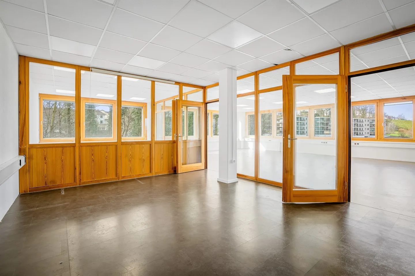 Espace de bureau lumineux - Photo 5 sur 10