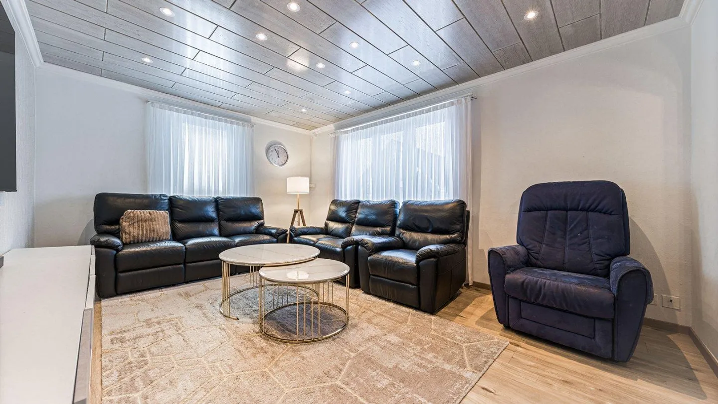 AgentSelly - Attraktives Haus mit viel Platz und Charme - Photo 2 sur 13