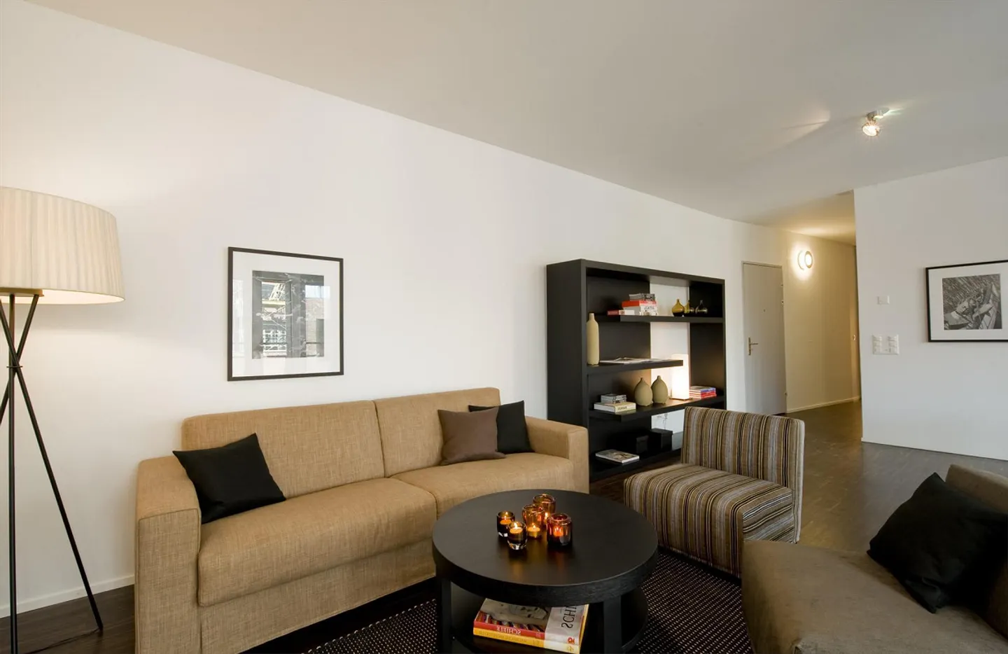 Living in the Square: High-Quality Expansion and Central Location - Photo 3 of 11
