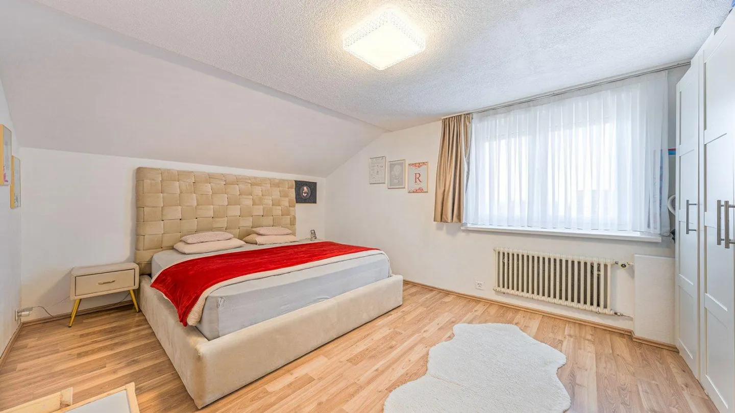 AgentSelly - Attraktives Haus mit viel Platz und Charme - Photo 4 sur 13