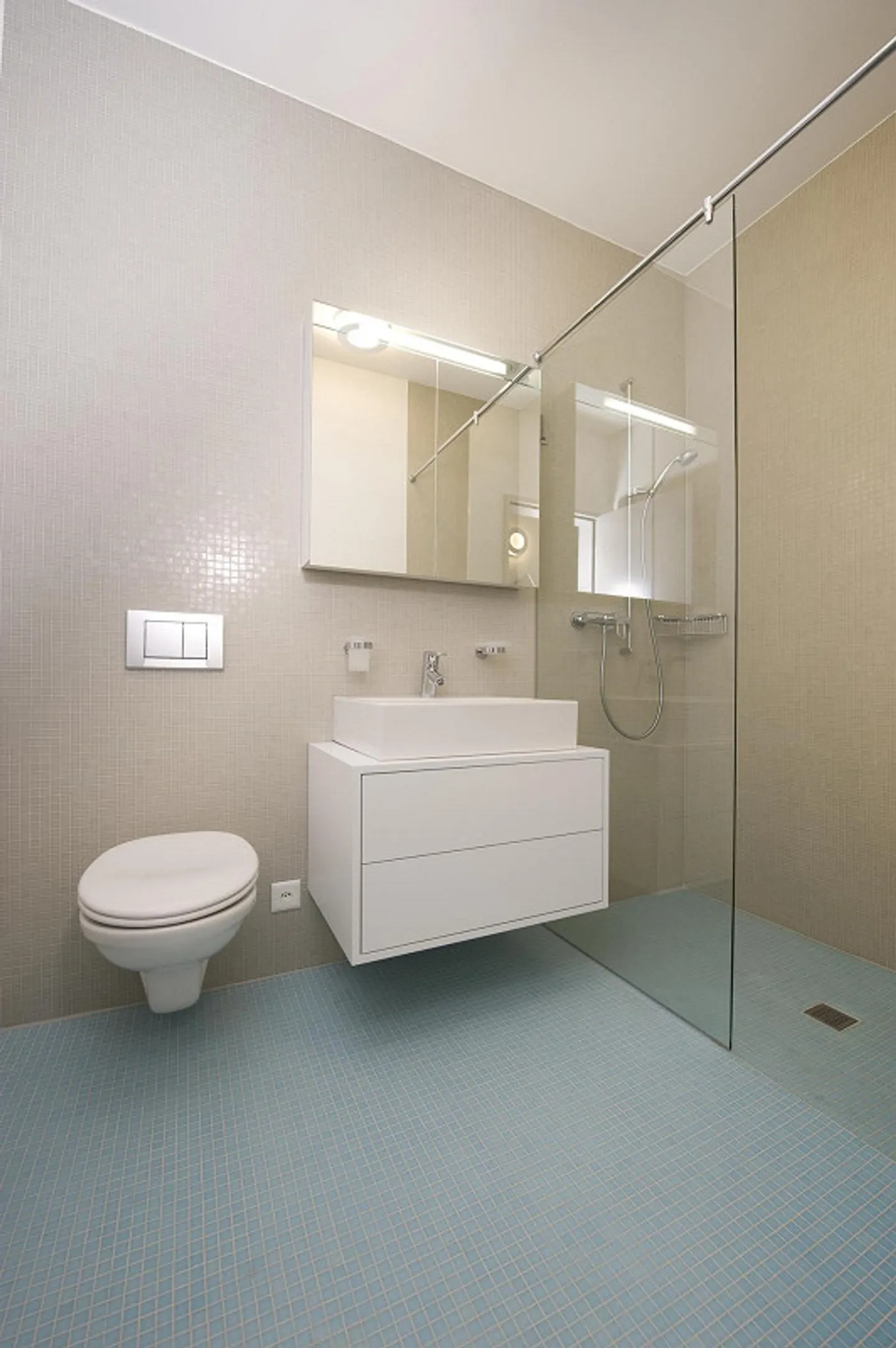 Living in the Square: High-Quality Expansion and Central Location - Photo 9 of 11