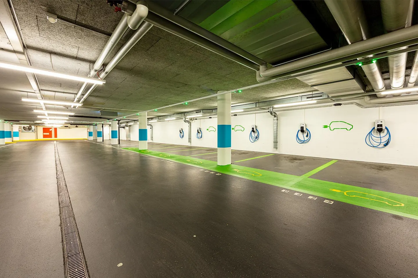 Living in the Square: High-Quality Expansion and Central Location - Photo 11 of 11