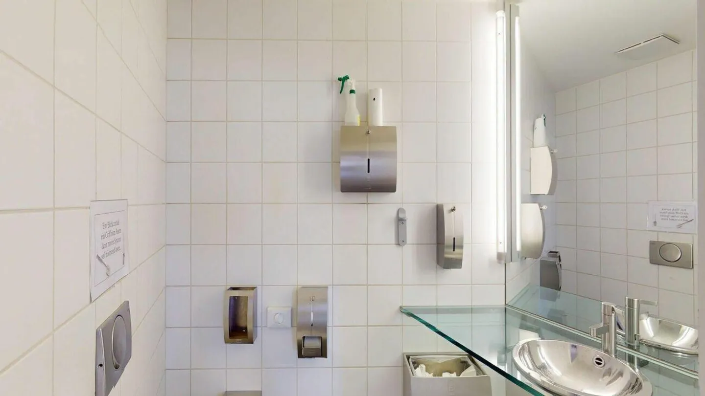 Travailler avec vision dans le 'Bergli' (147 CHF/m2/an) - Photo 5 sur 12