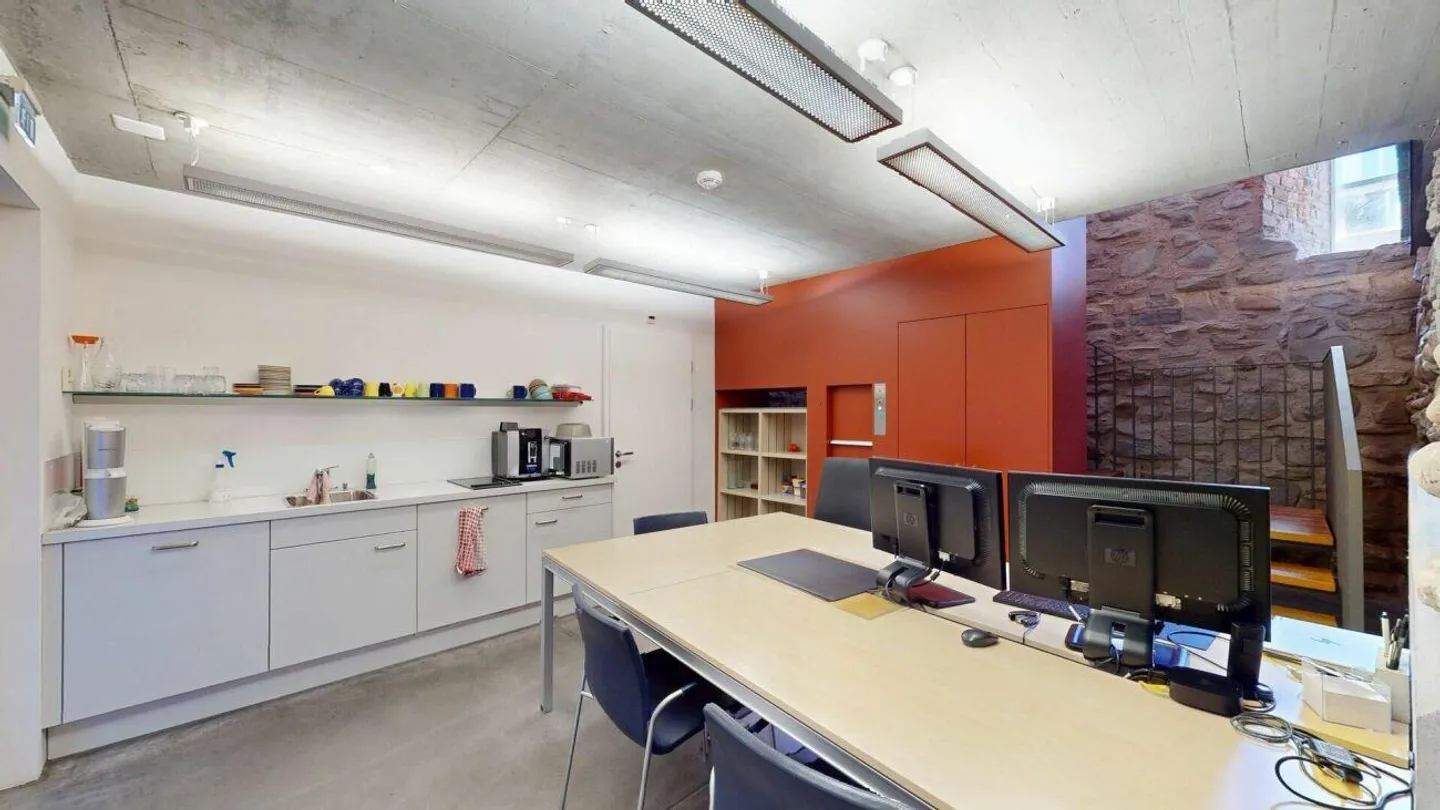 Travailler avec vision dans le 'Bergli' (147 CHF/m2/an) - Photo 8 sur 12