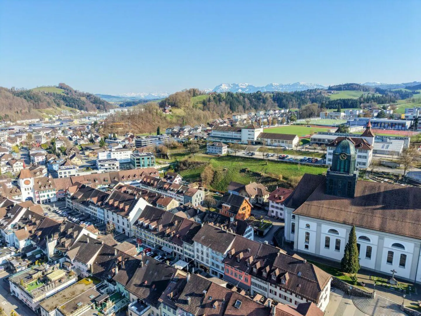 Travailler avec vision dans le 'Bergli' (147 CHF/m2/an) - Photo 9 sur 12