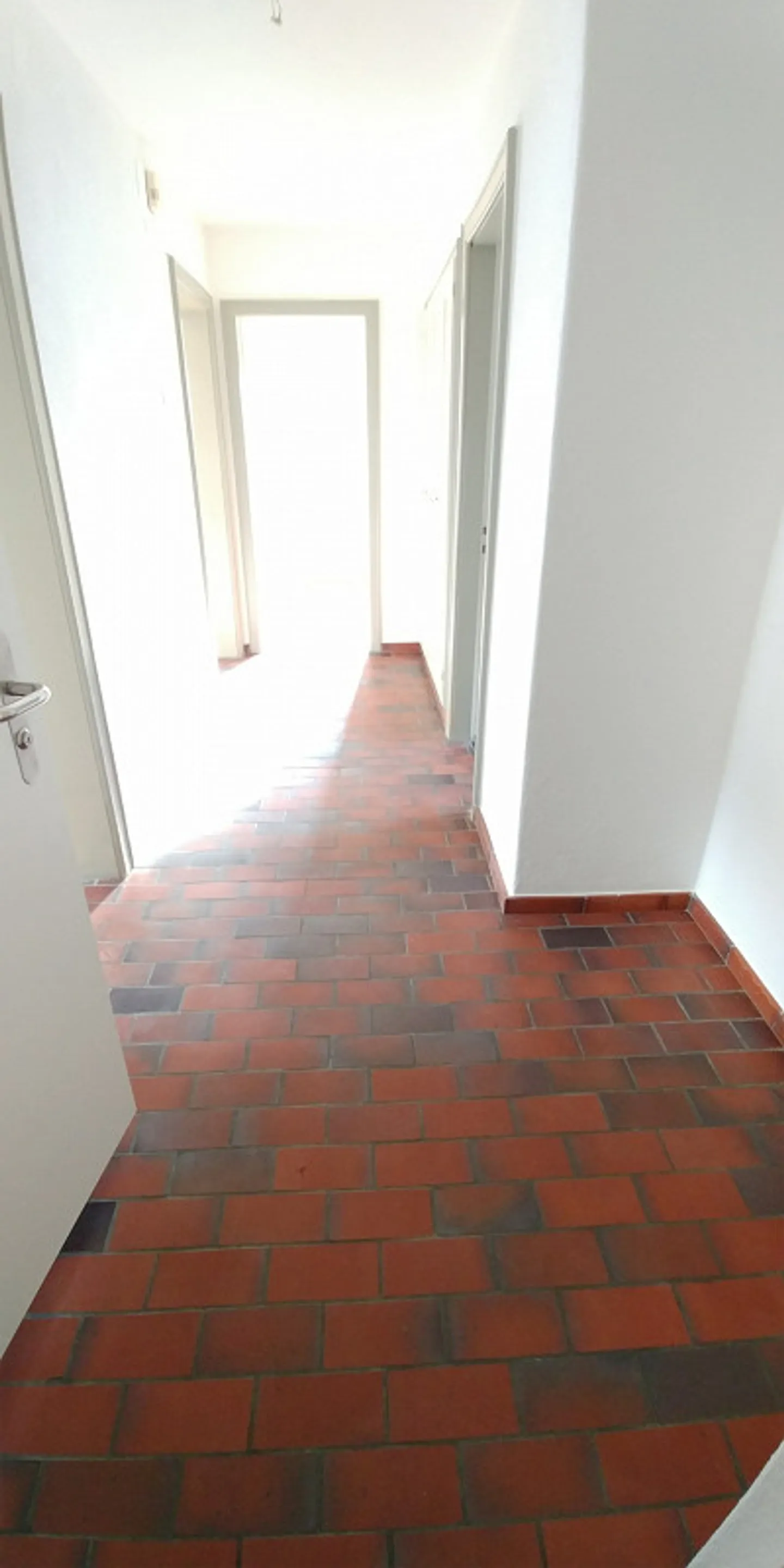 4-room apartment for rent in a sunny and central location - Photo 5 of 8