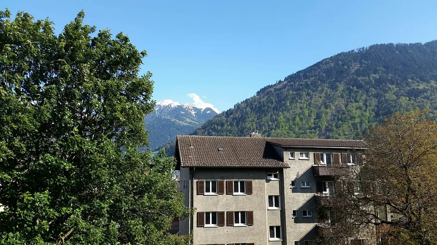 4-room apartment for rent in a sunny and central location - Photo 6 of 8