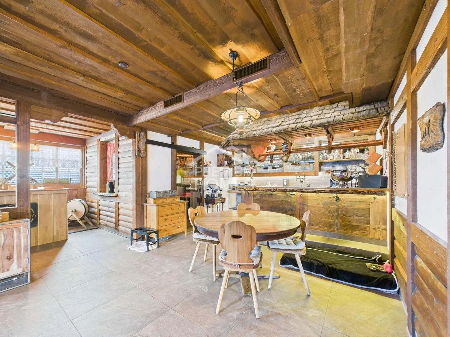 Chalet-Dorf mit Restaurant - Foto 12 von 13