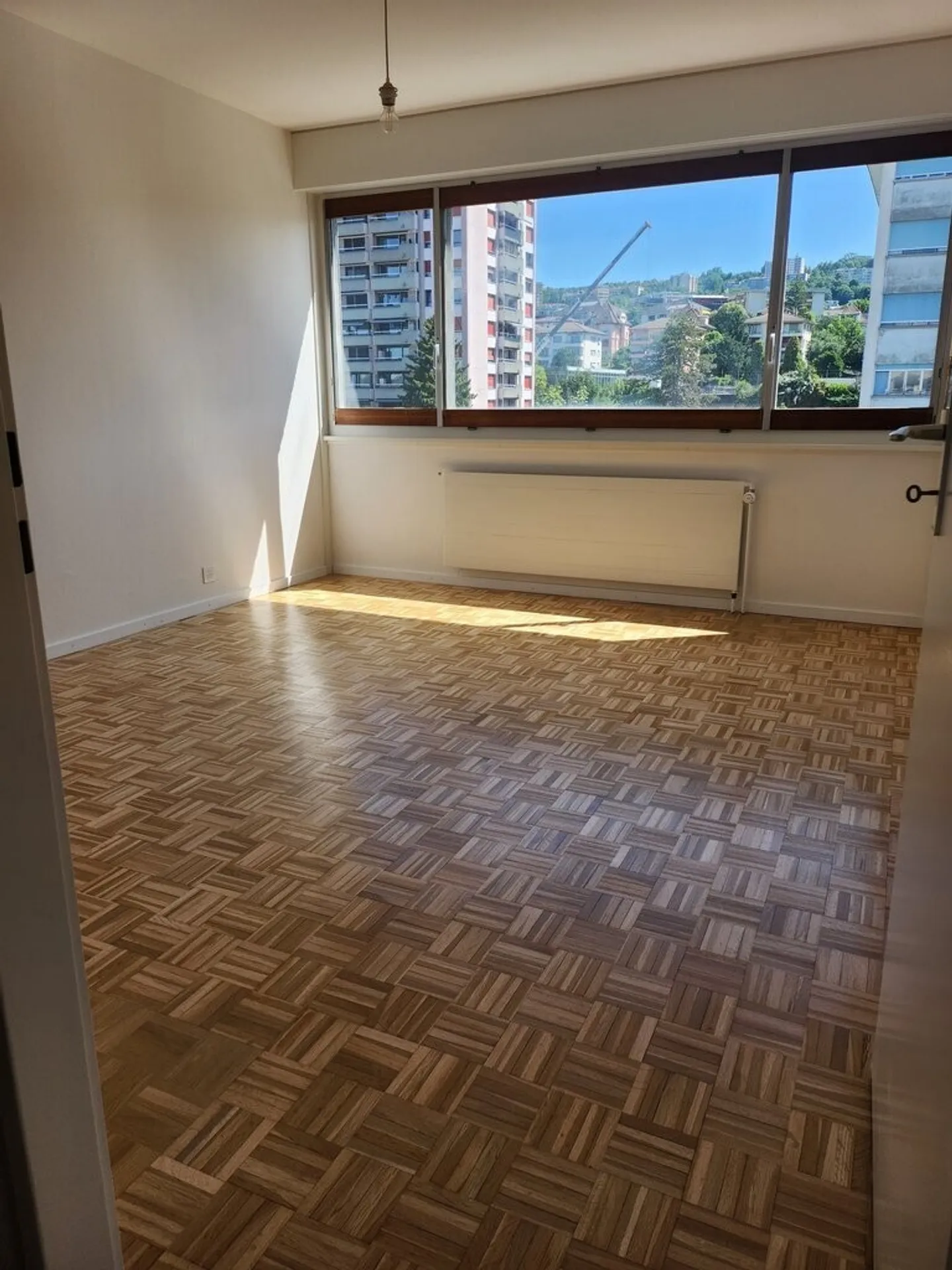Magnificent 5-room apartment on the 5th floor - Photo 2 of 8