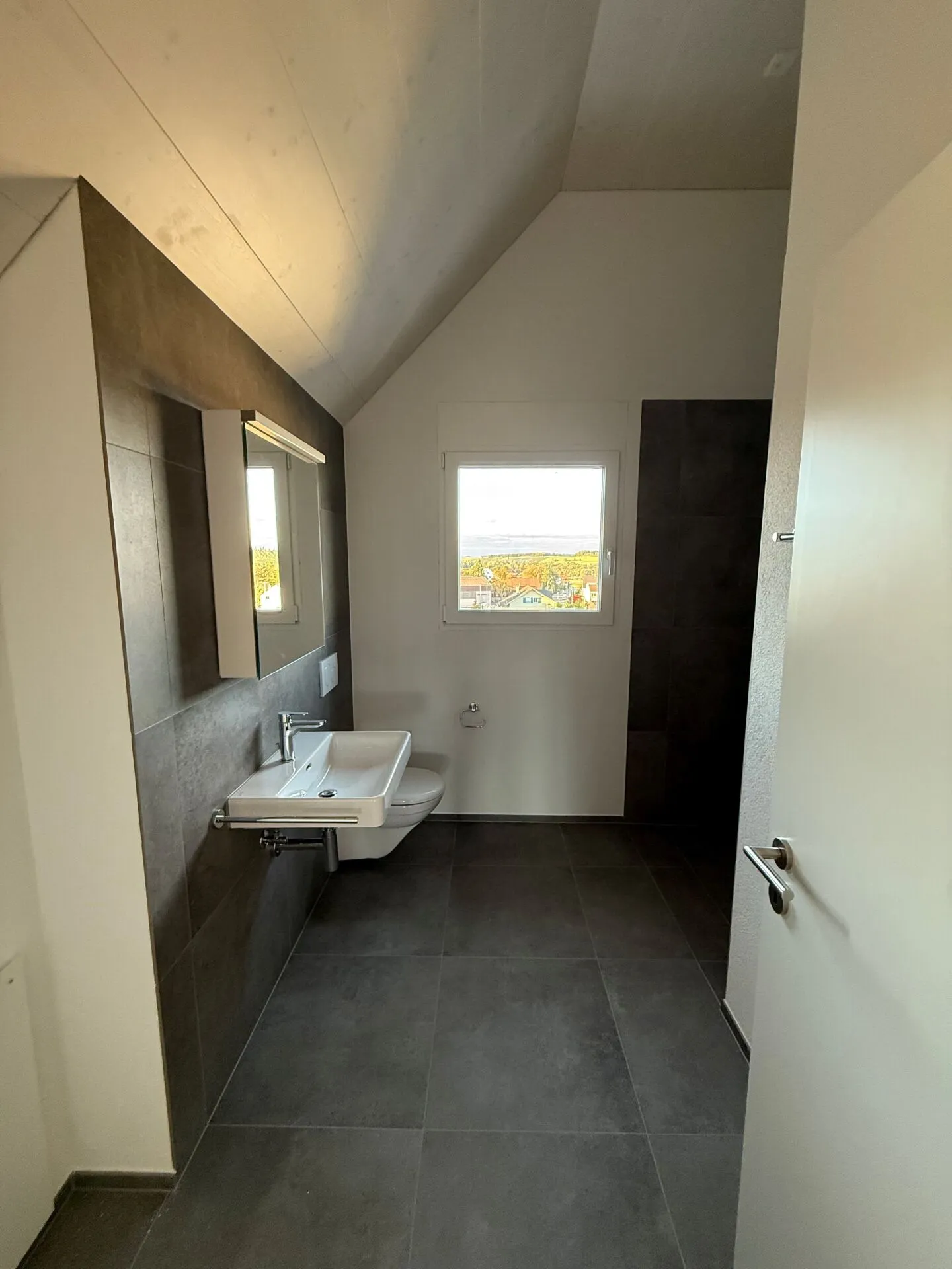 First Rental: High Up - Stylish Penthouse with a View - Photo 13 of 18