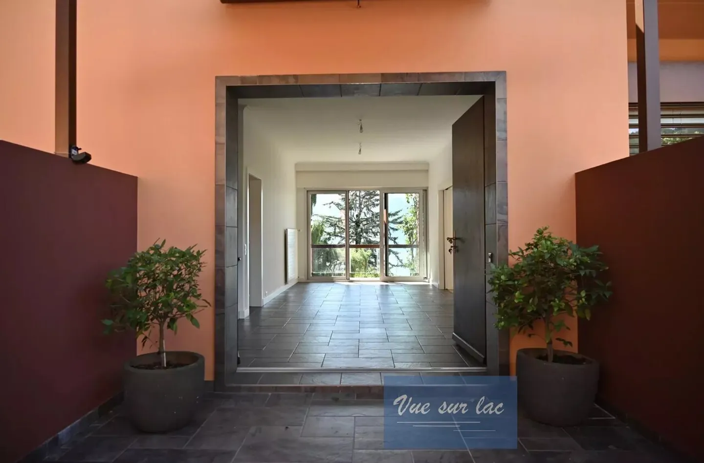 Sublime panoramic renovated house - Photo 5 of 13