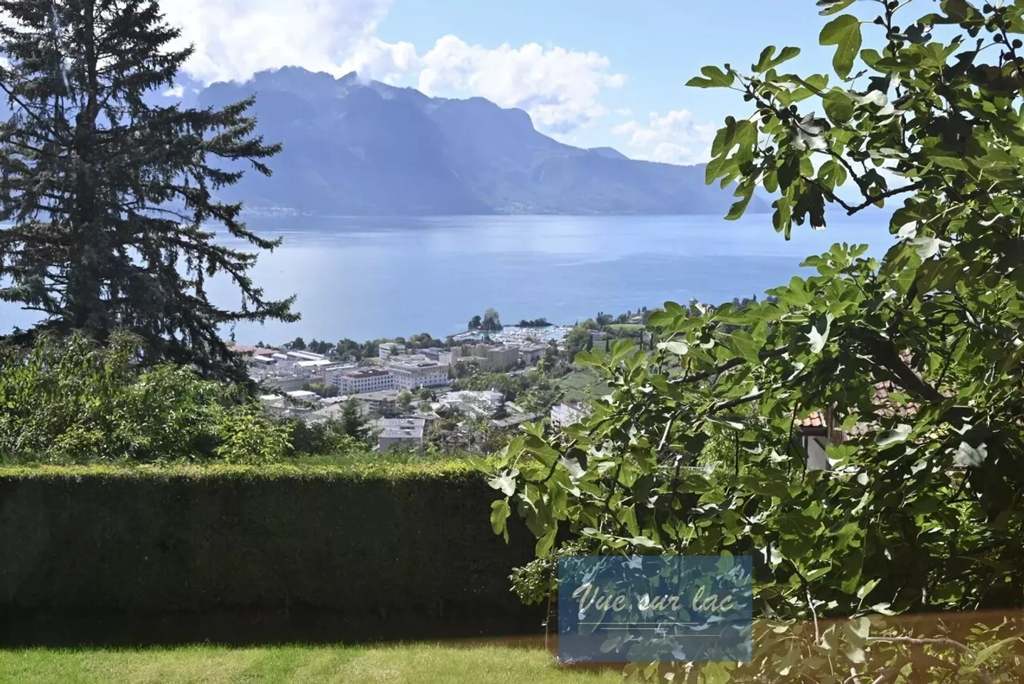 Sublime panoramic renovated house - Photo 9 of 13