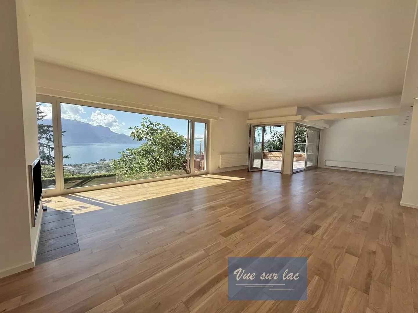 Sublime panoramic renovated house - Photo 10 of 13