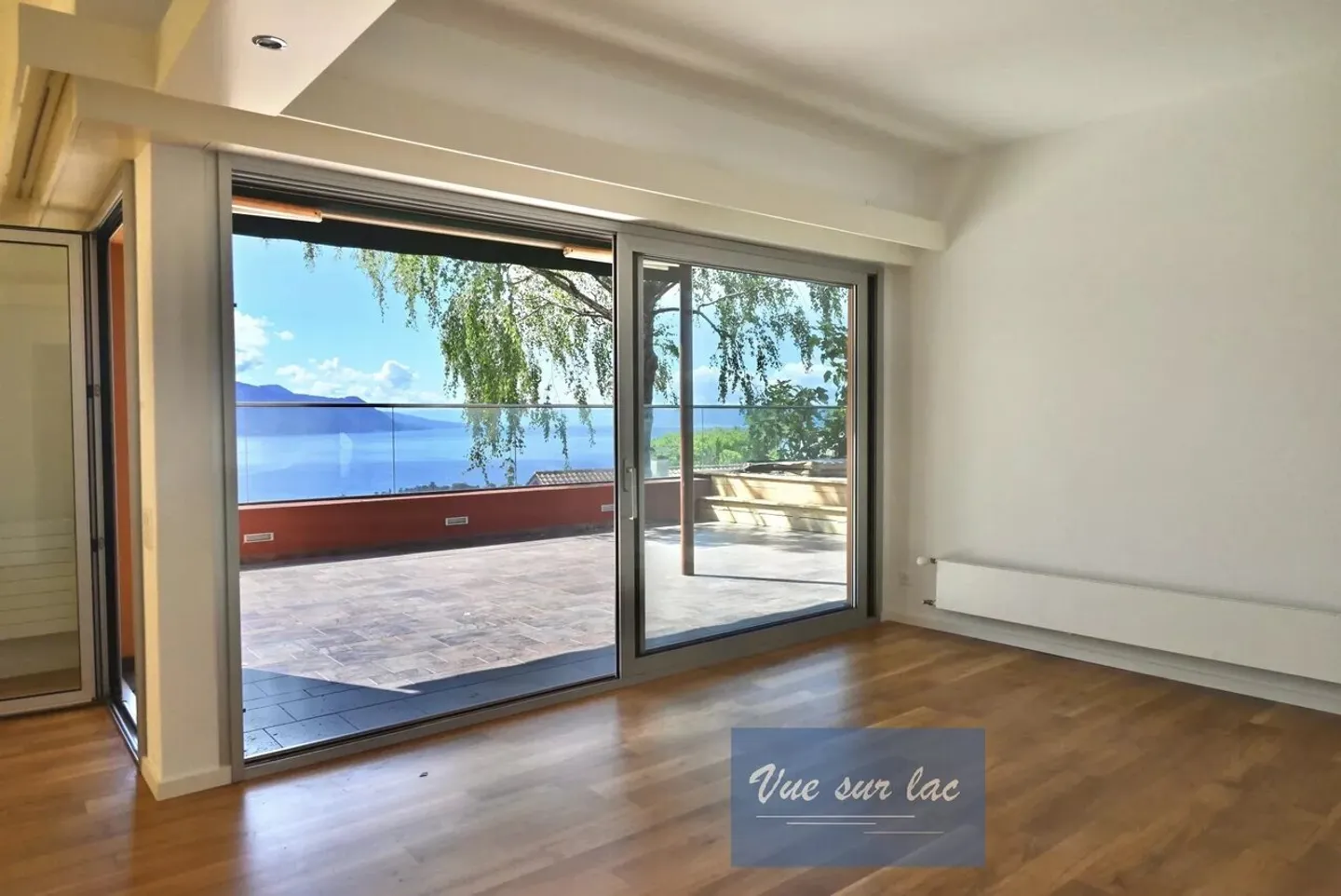 Sublime panoramic renovated house - Photo 11 of 13