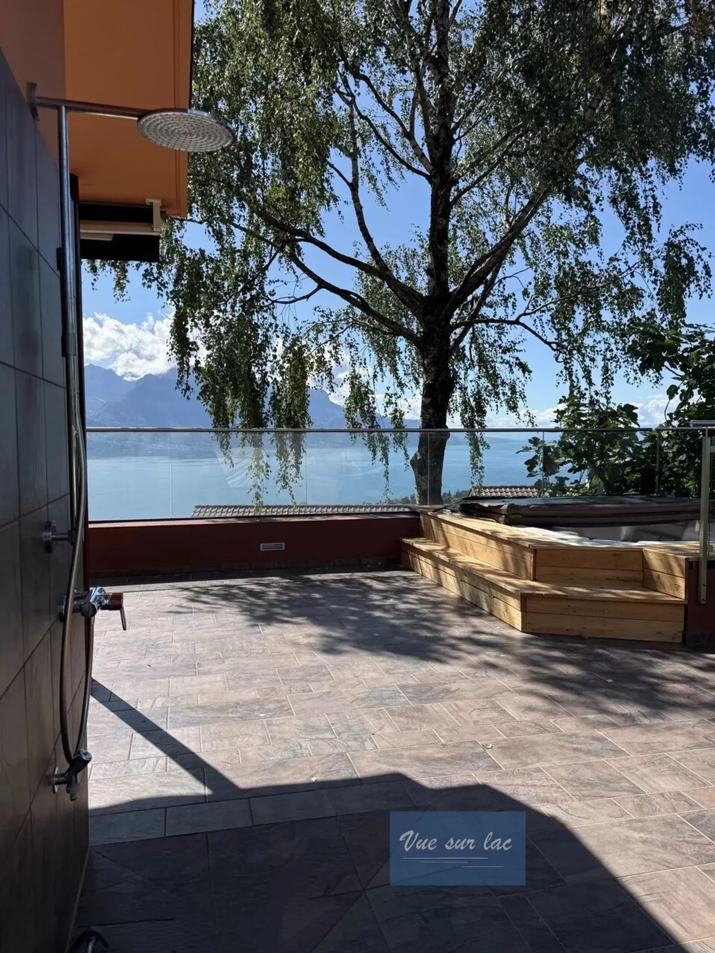 Sublime panoramic renovated house - Photo 13 of 13