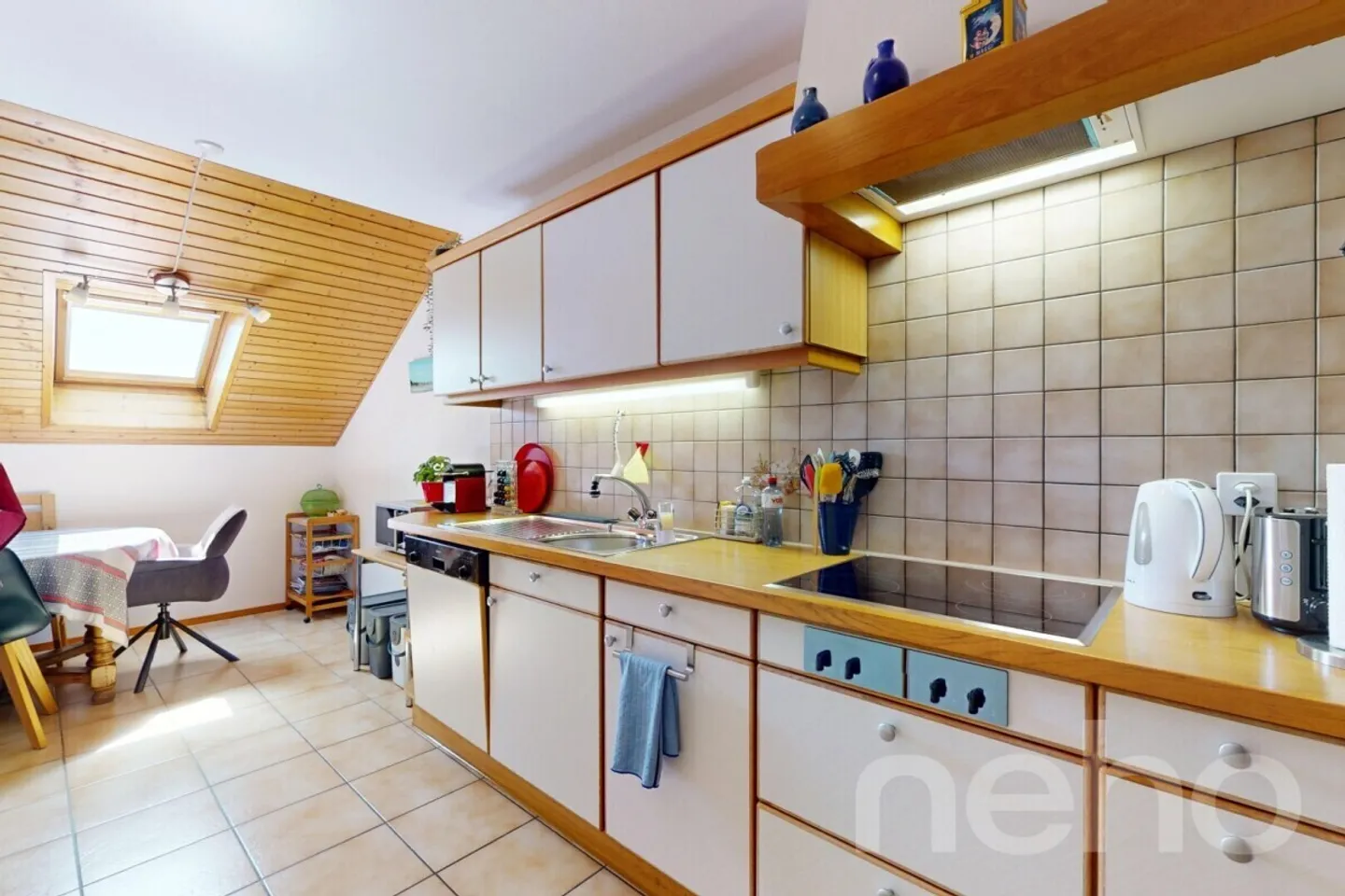 Esclusivo: Ampio appartamento con balcone in mansarda - Foto 9 di 13