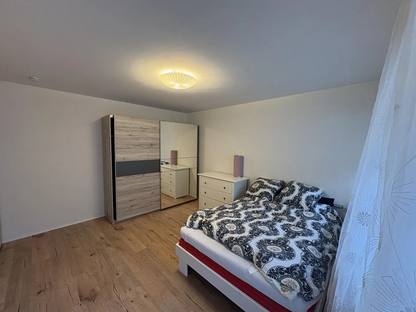 Room in a shared apartment - Photo 3 of 8
