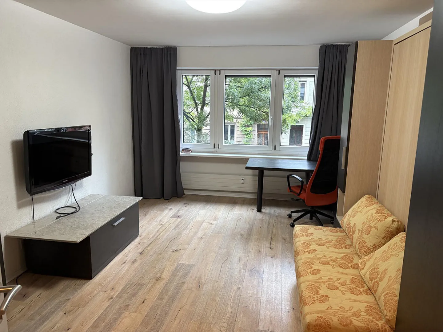 Room in a shared apartment - Photo 4 of 8