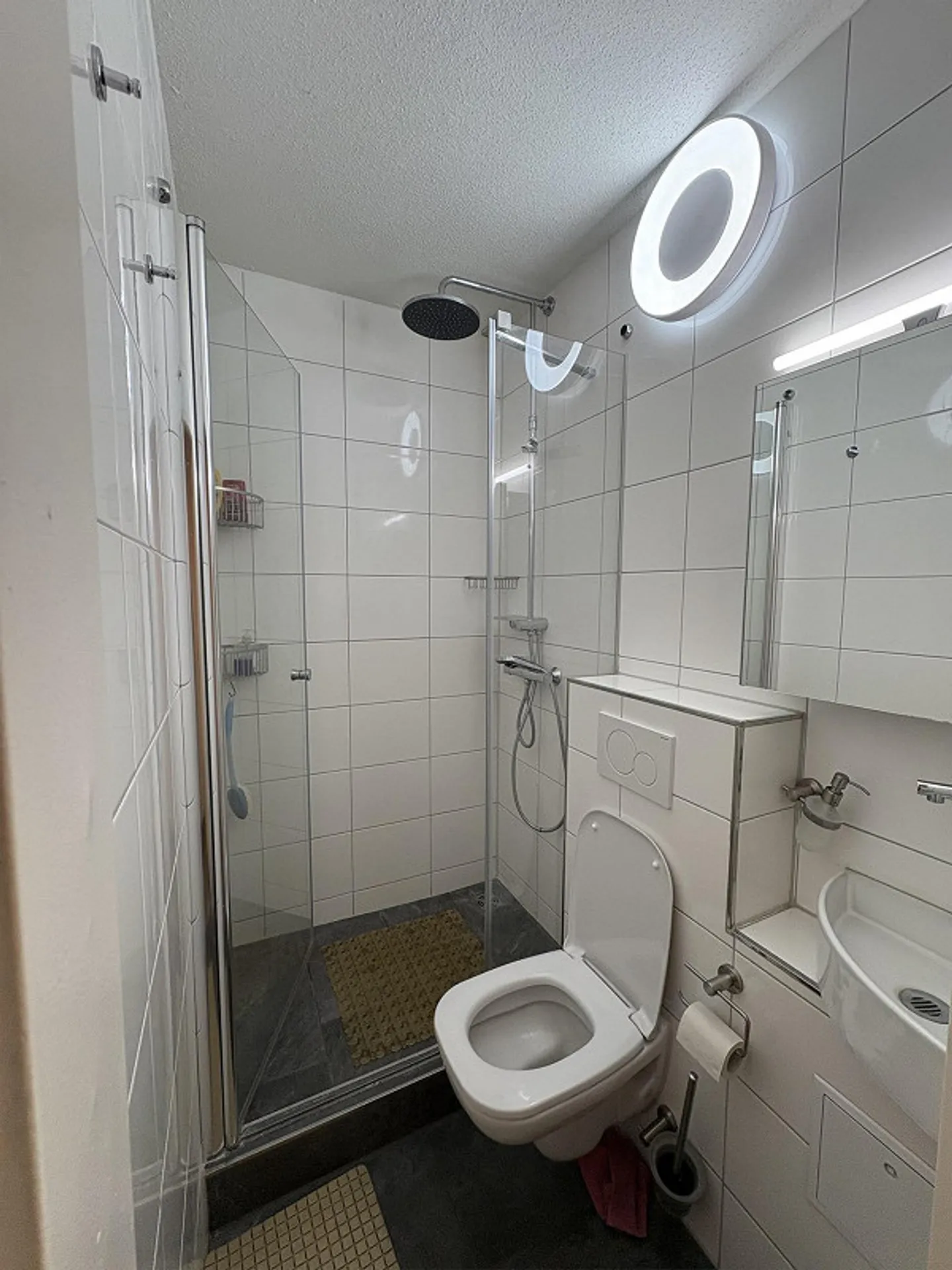 Room in a shared apartment - Photo 7 of 8