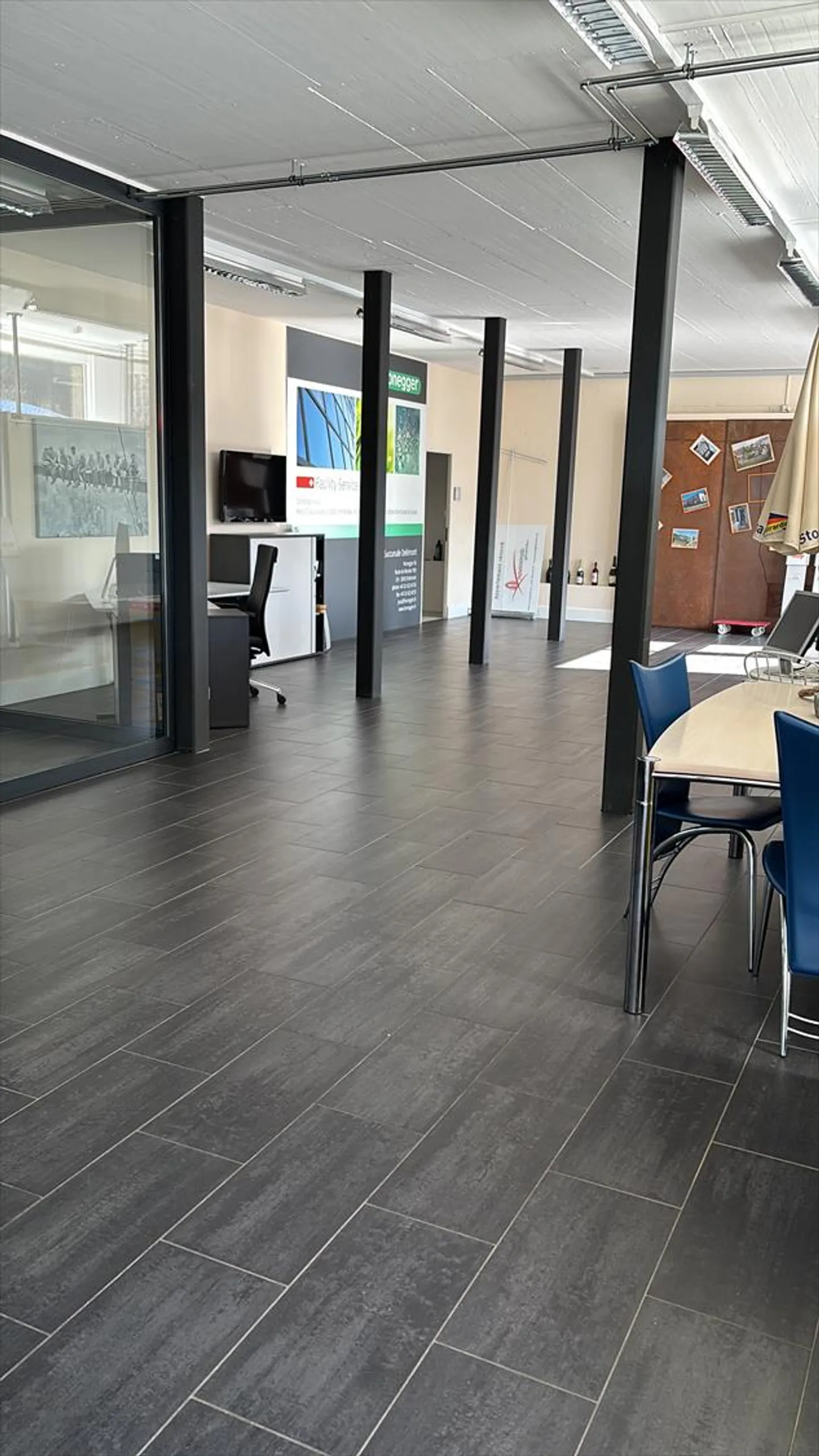Espace Commercial avec Grande Visibilité - Photo 2 sur 16
