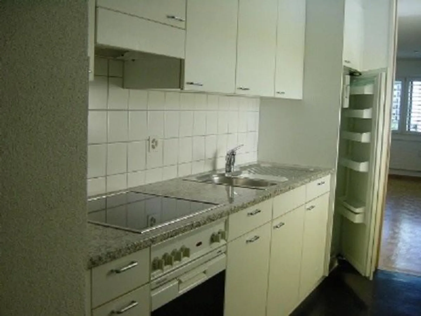 RENT WITHOUT DEPOSIT - Centrally Located Apartment - Photo 3 of 4