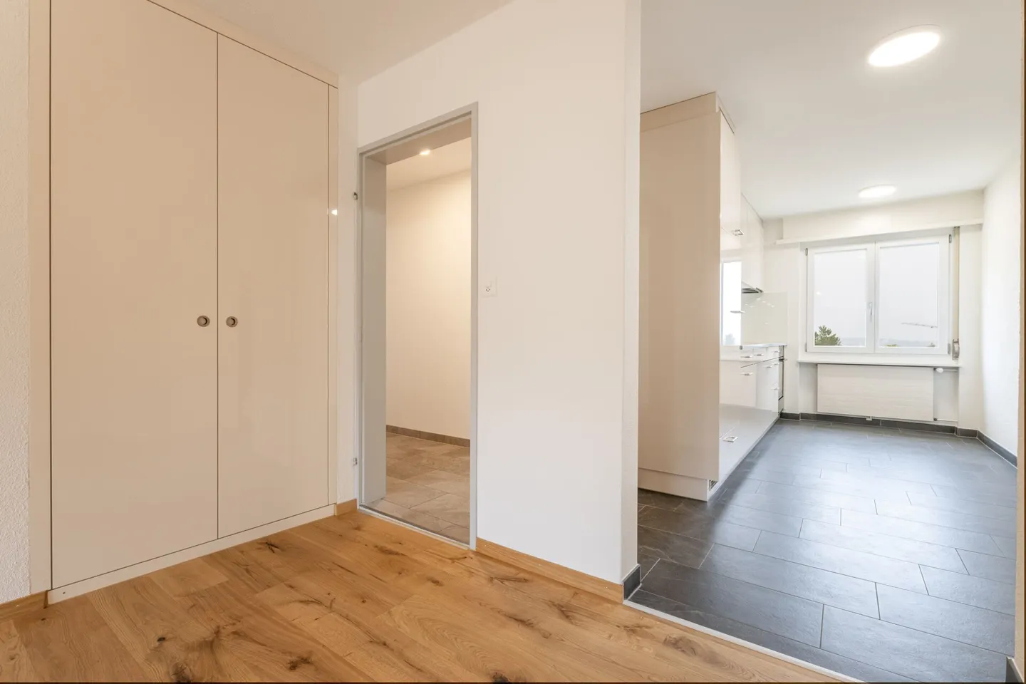 Appartement Charmant avec Vue sur le Lac - Photo 7 sur 30