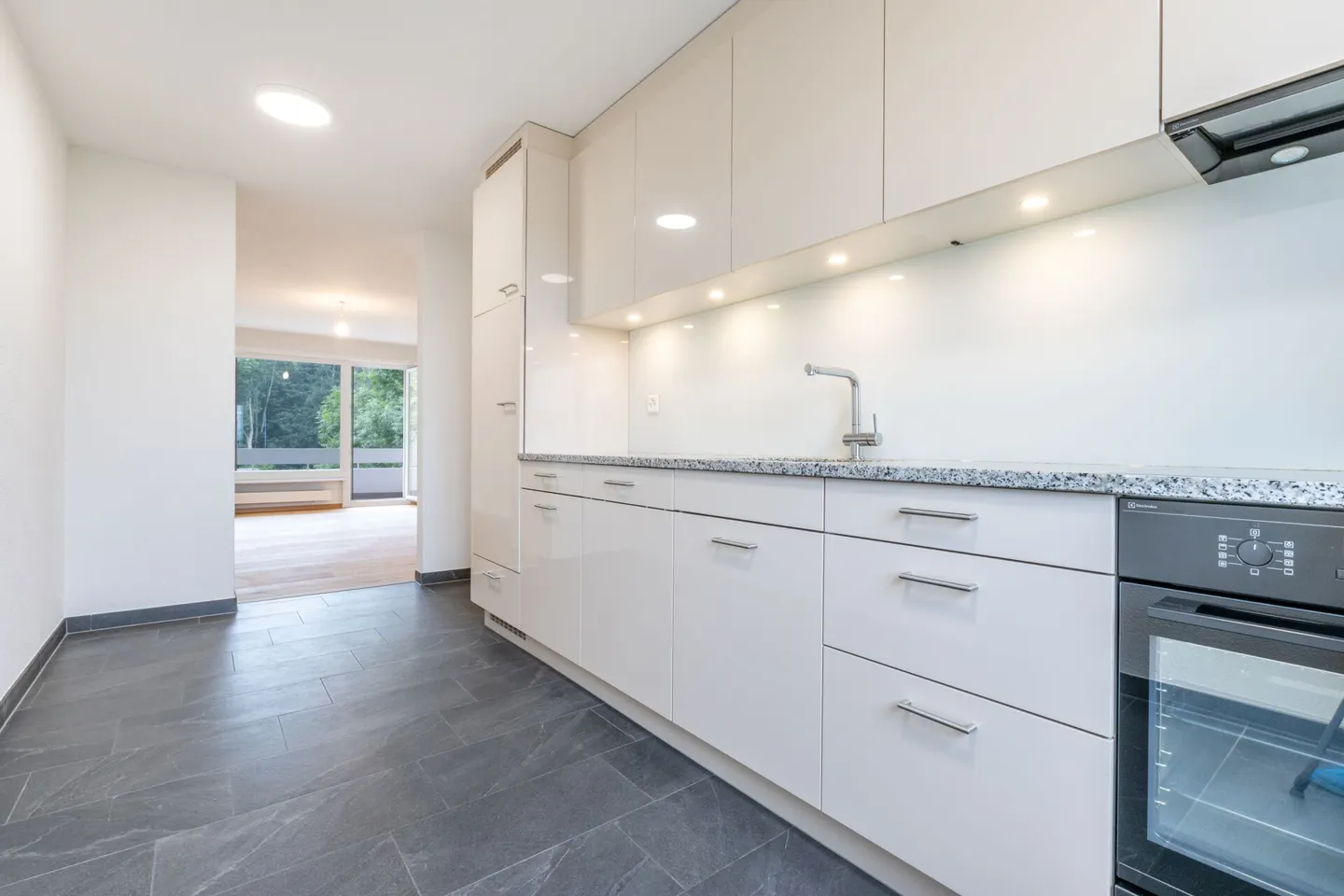 Appartement Charmant avec Vue sur le Lac - Photo 9 sur 30