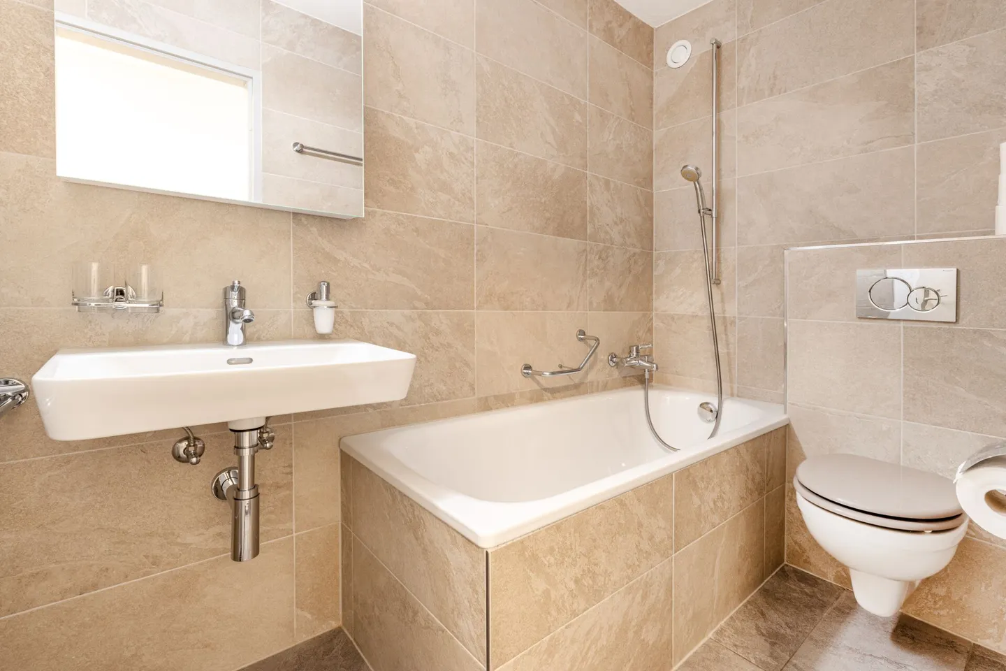 Appartement Charmant avec Vue sur le Lac - Photo 14 sur 30