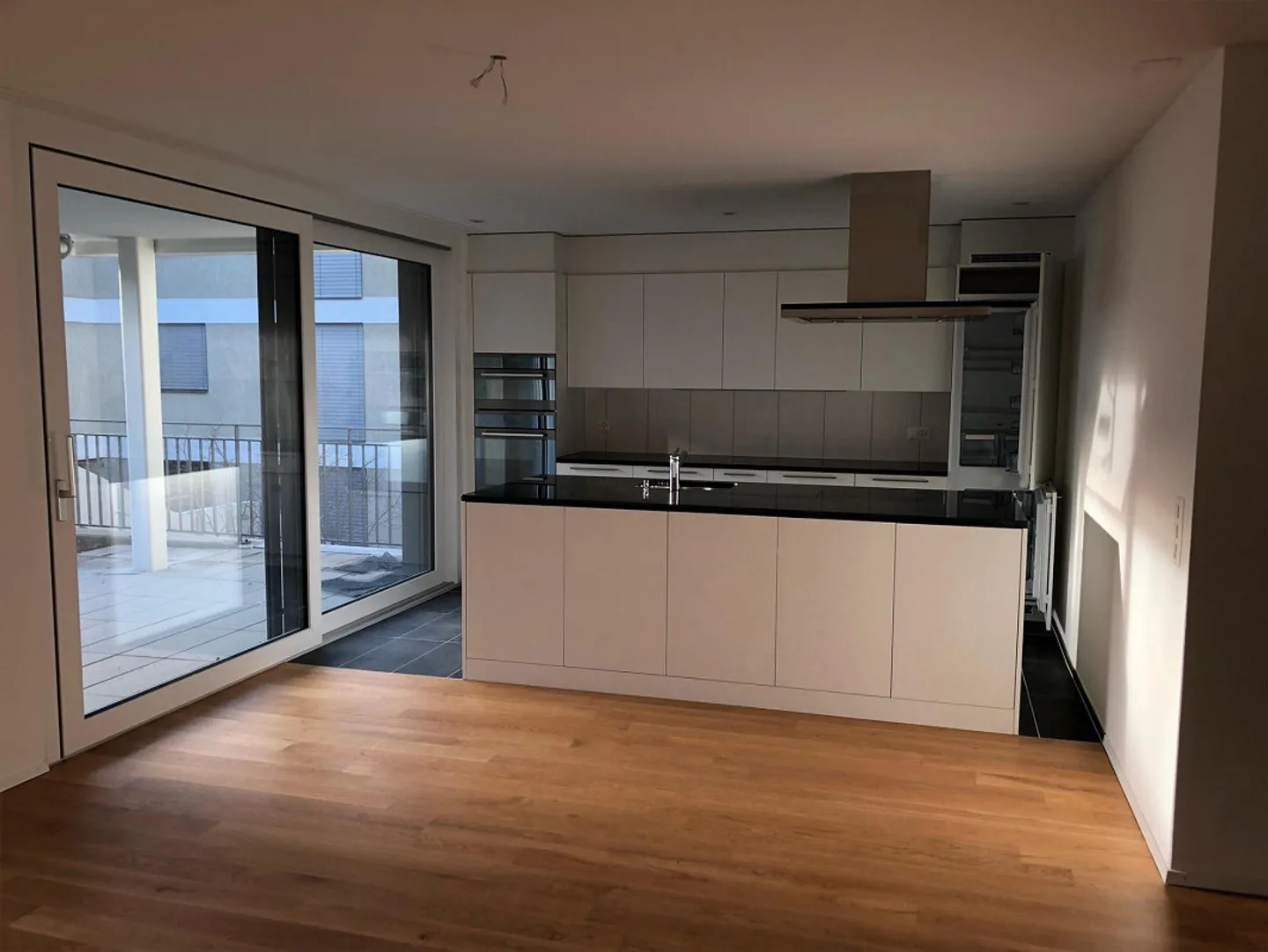 Beautiful and bright 4.5 room apartment for rent in Kloten - Photo 2 of 10
