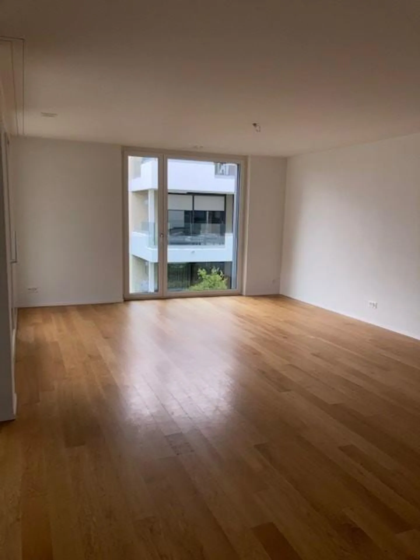 Beautiful and bright 4.5 room apartment for rent in Kloten - Photo 4 of 10