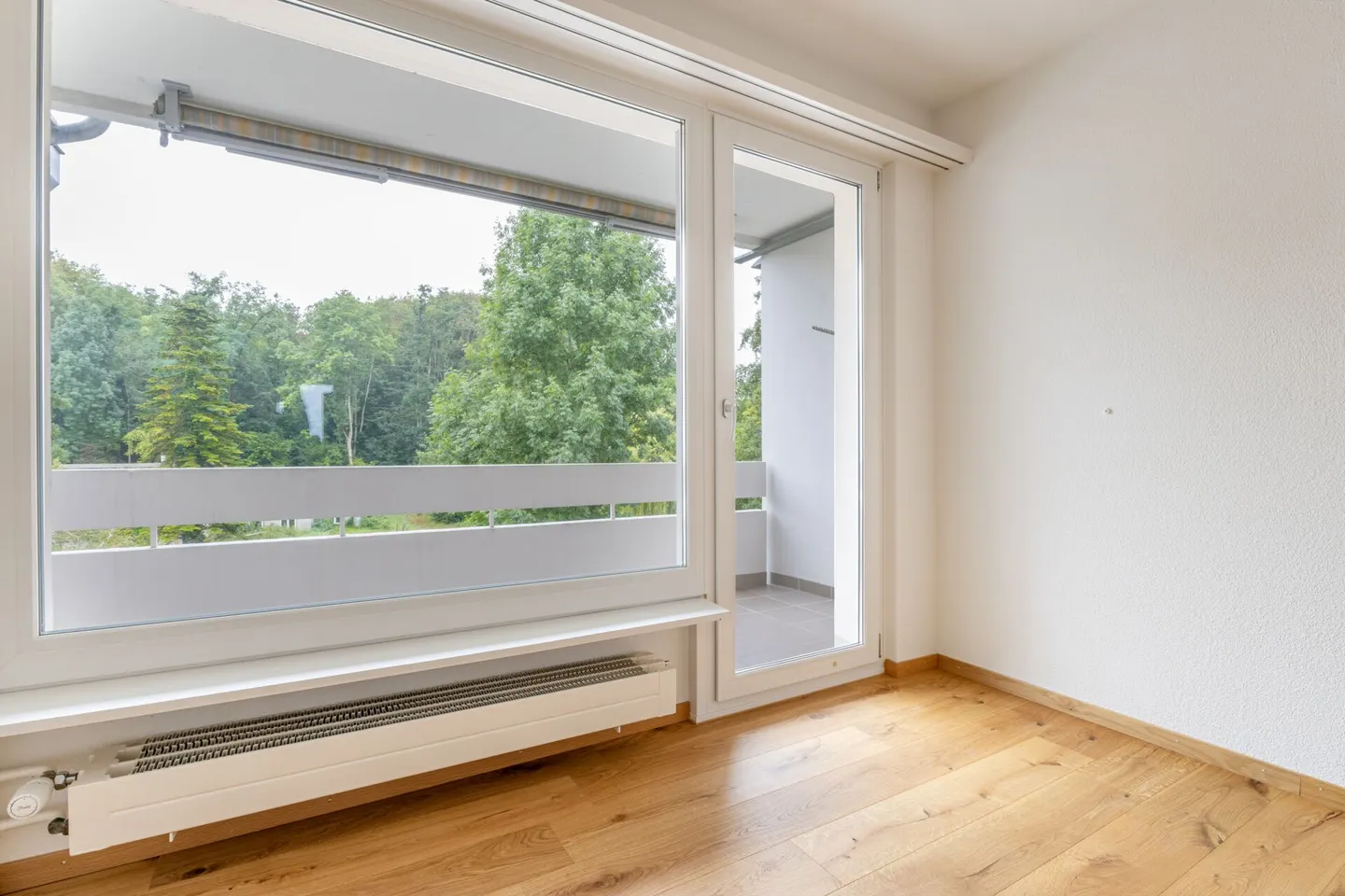 Appartement Charmant avec Vue sur le Lac - Photo 15 sur 30