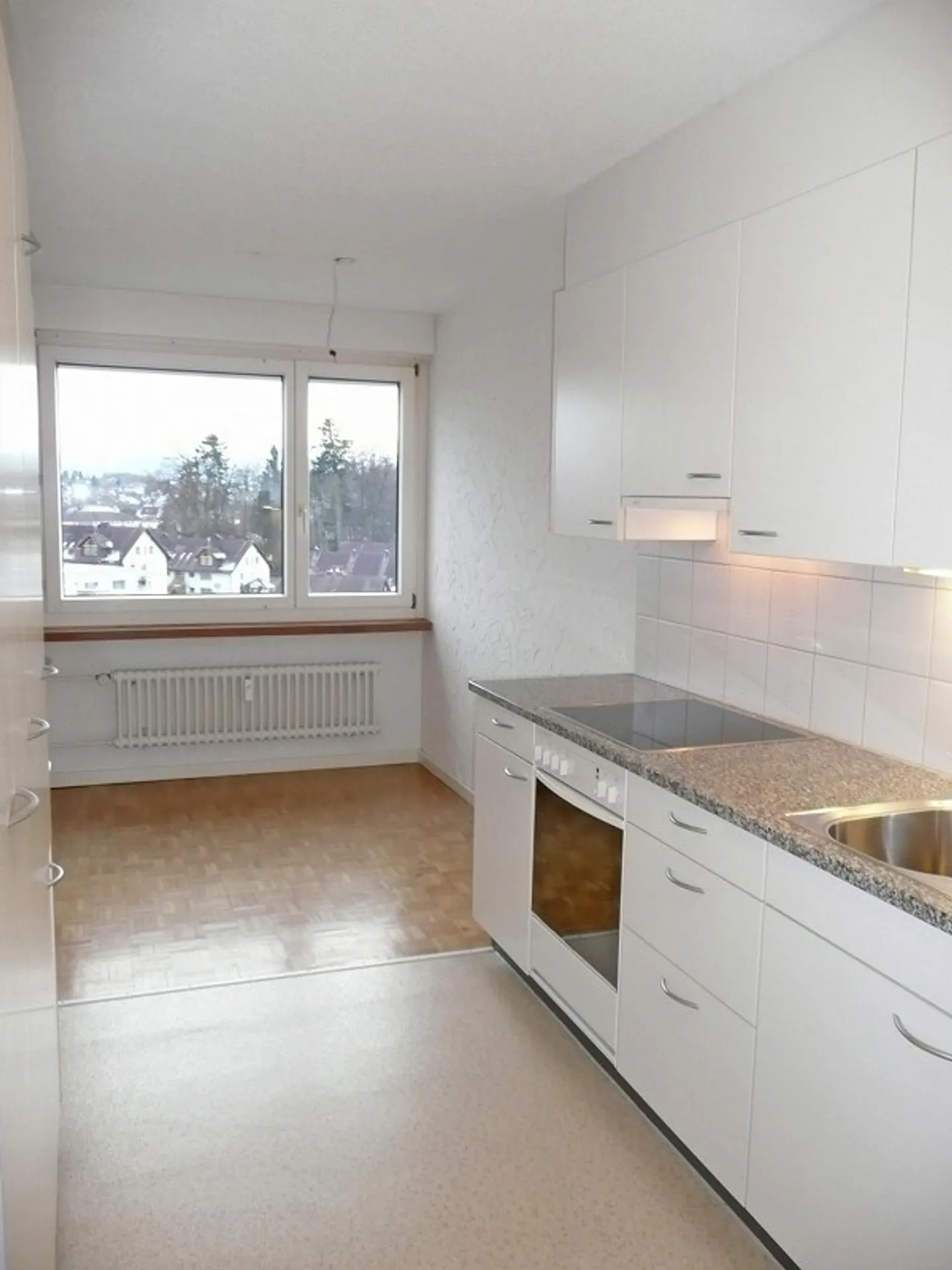 Spacious and modern apartment in a well-kept environment - Photo 3 of 10