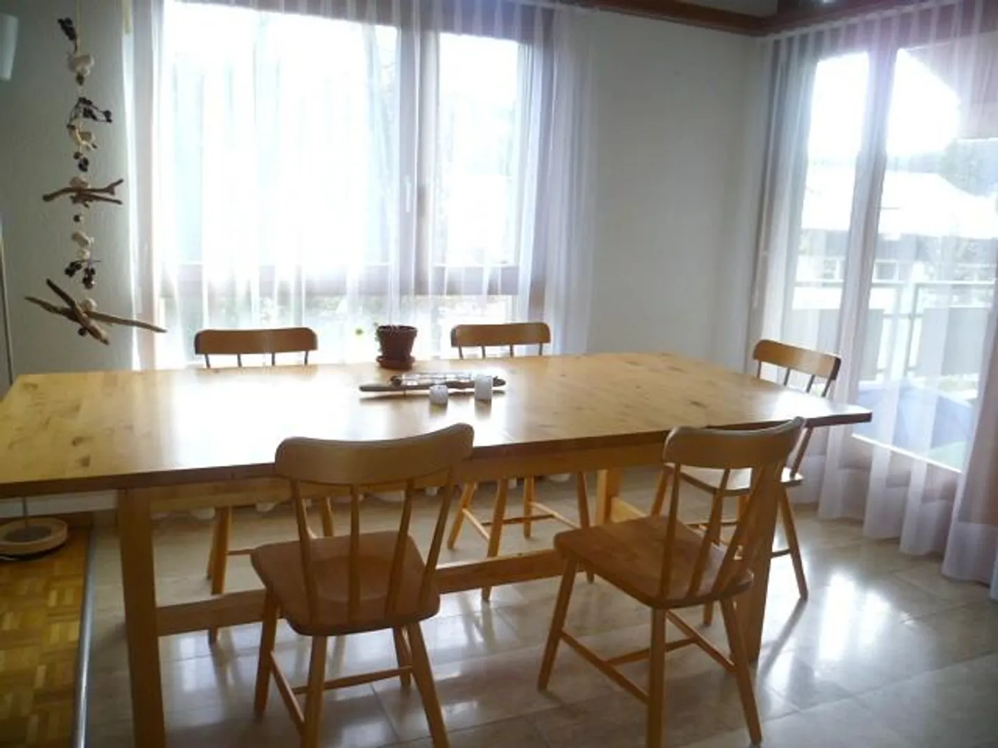 Spacious 2.5-room penthouse apartment in a quiet neighborhood - Photo 2 of 9