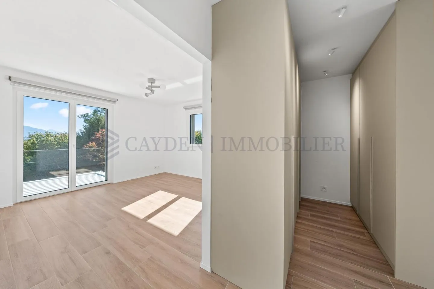 Charmante Villa mit Seeblick - Foto 8 von 10