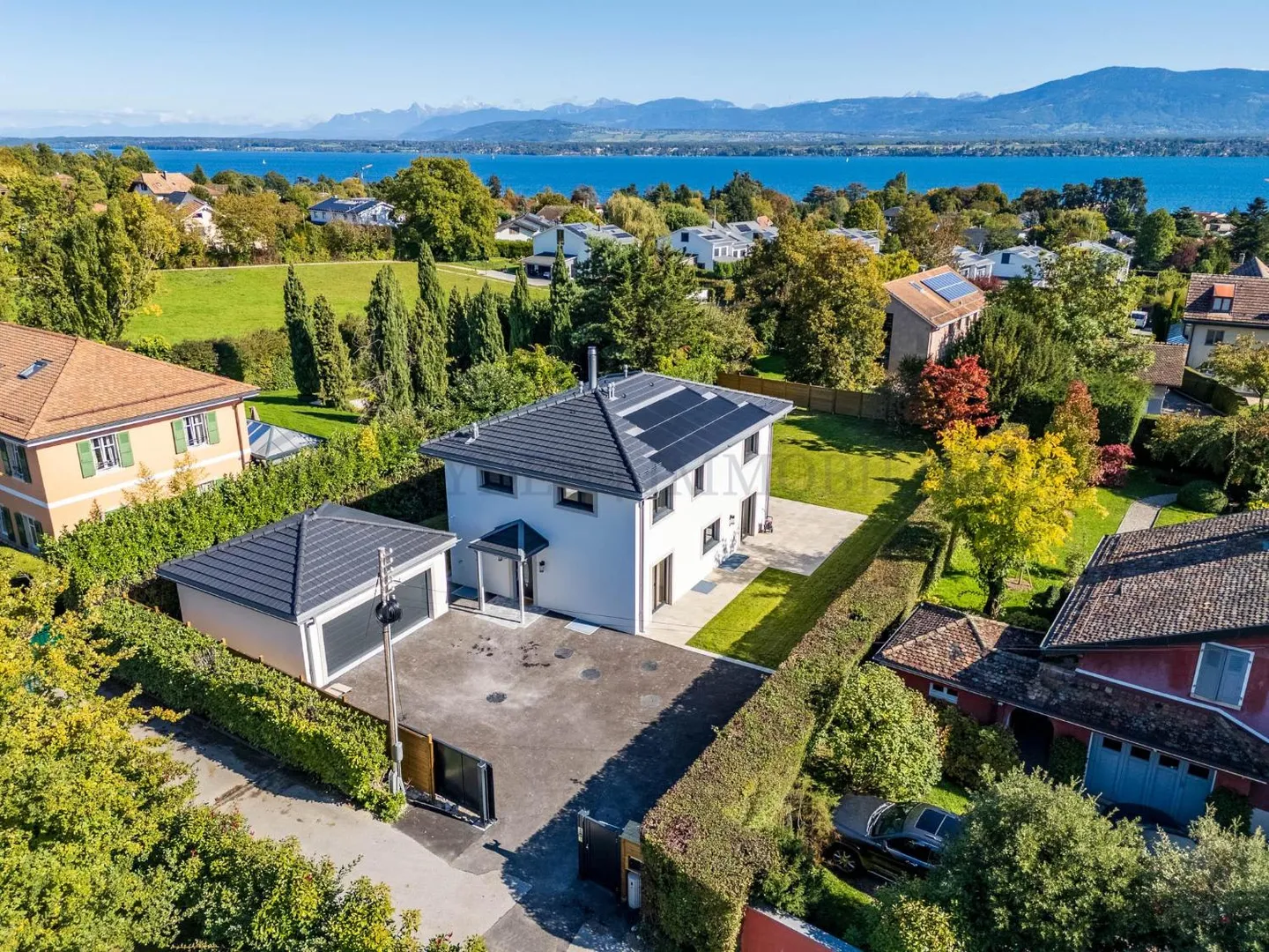 Charmante Villa mit Seeblick - Foto 10 von 10