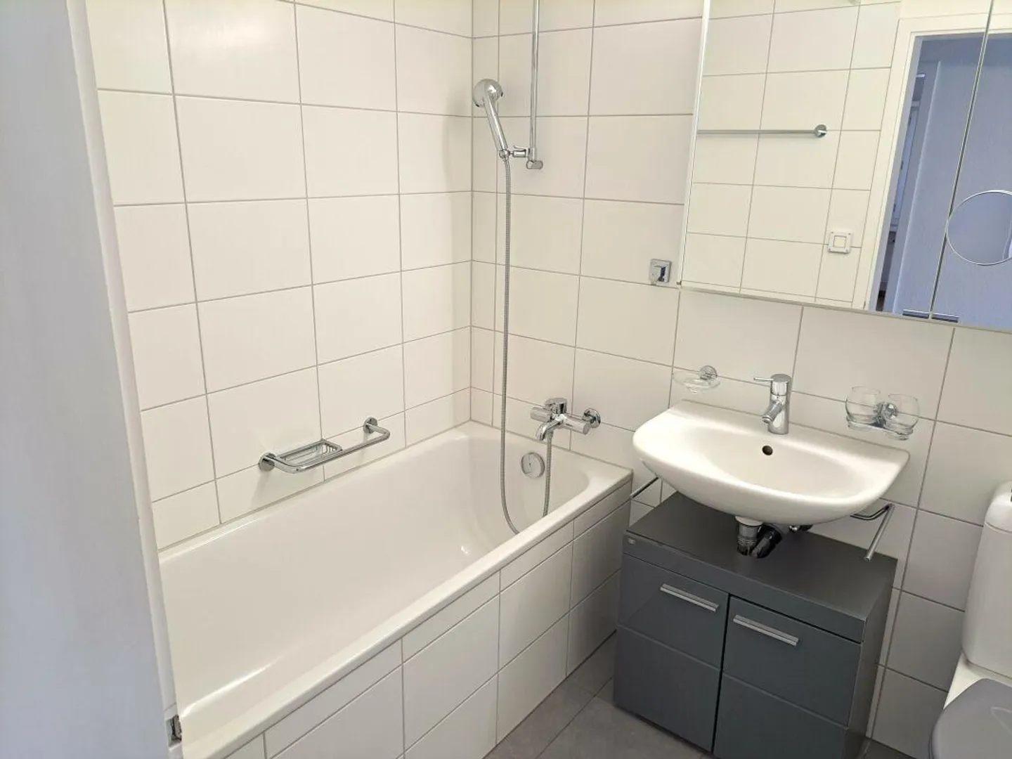 Appartement lumineux et moderne avec balcon spacieux et vue panoramique - Photo 3 sur 6