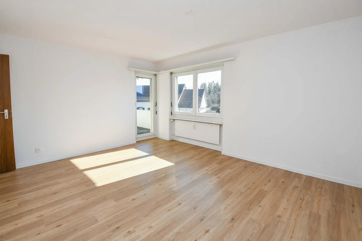 Grand et confortable appartement avec cheminée - Photo 2 sur 11