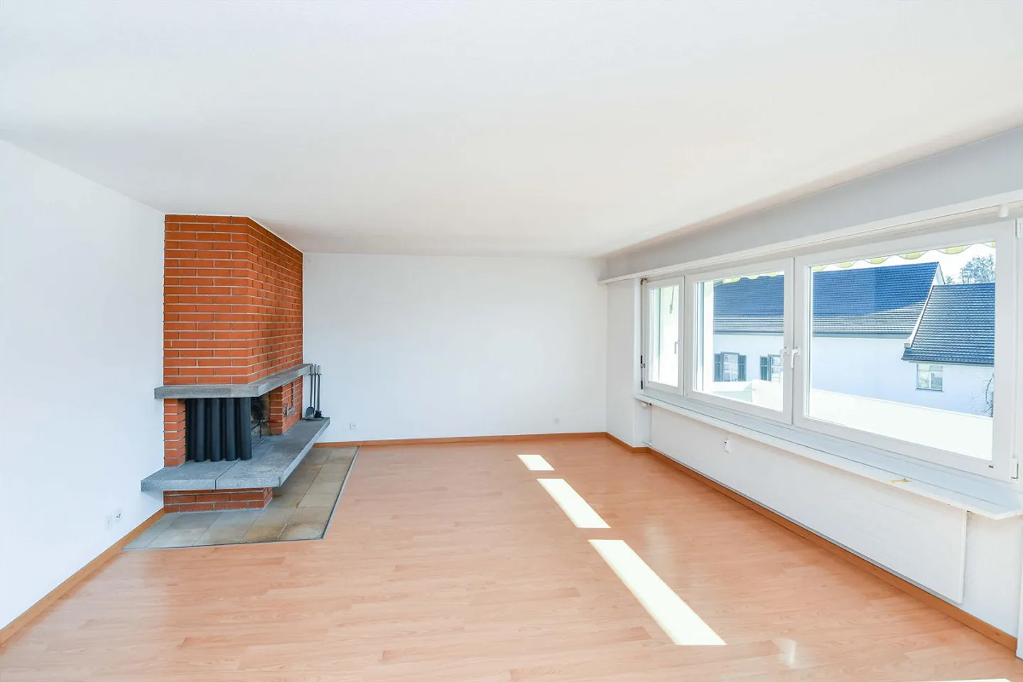 Grand et confortable appartement avec cheminée - Photo 3 sur 11