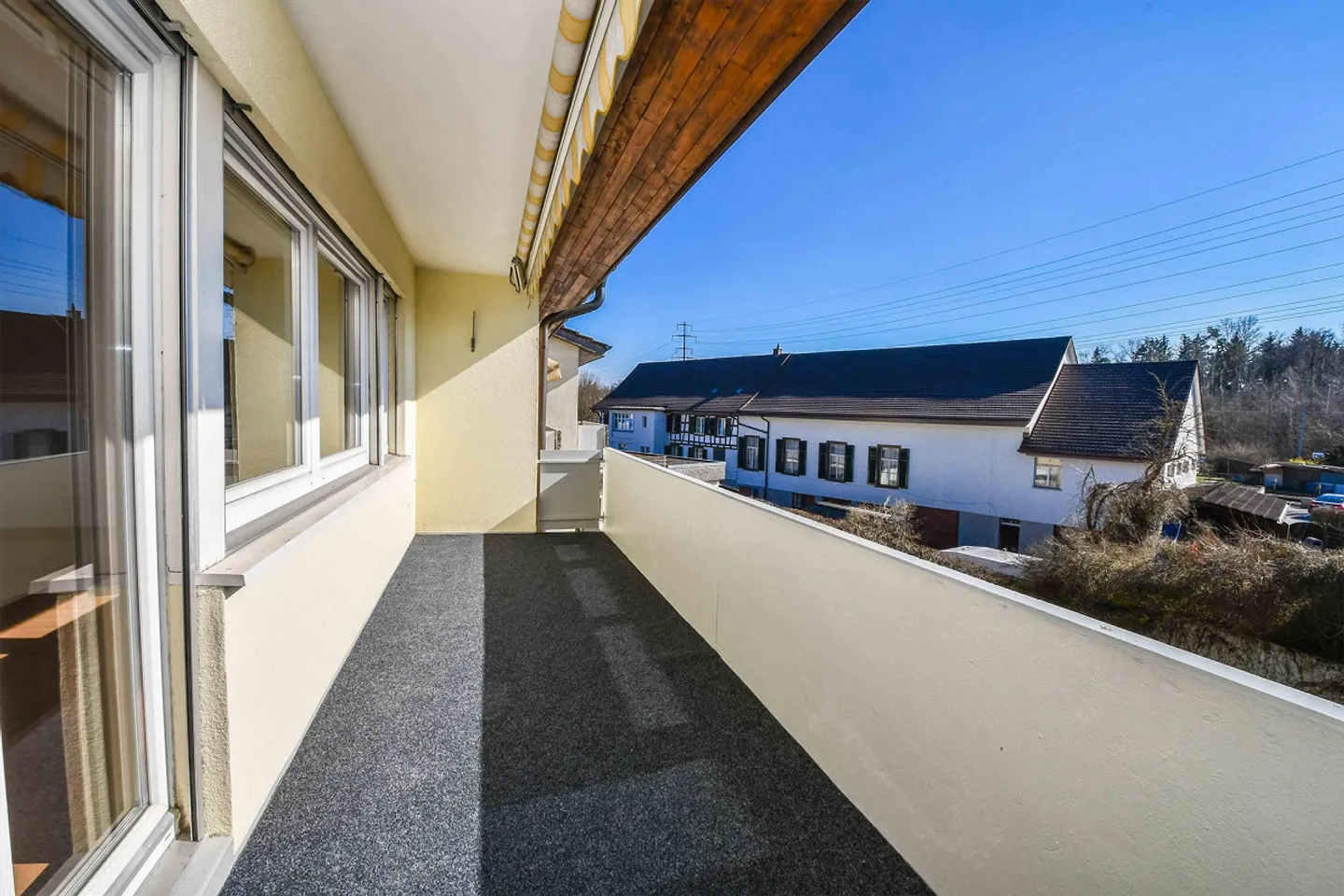 Grand et confortable appartement avec cheminée - Photo 9 sur 11