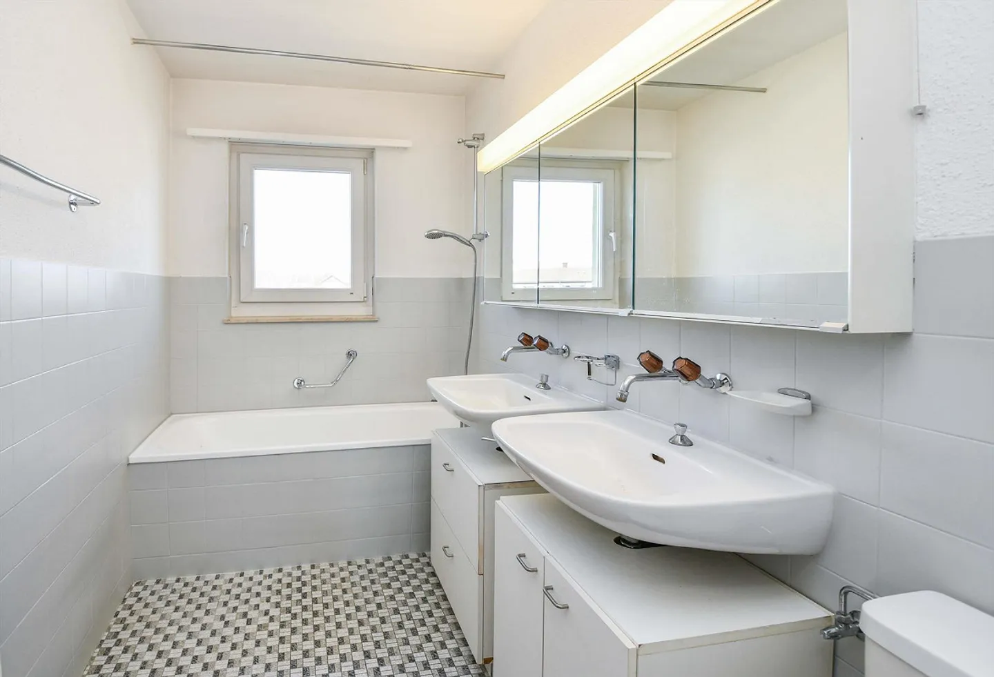 Grand et confortable appartement avec cheminée - Photo 7 sur 11