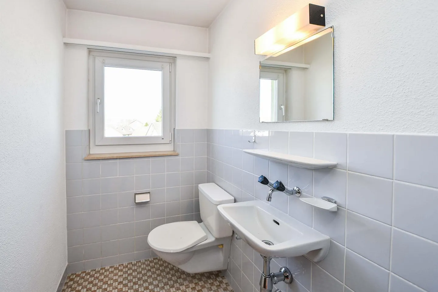 Grand et confortable appartement avec cheminée - Photo 8 sur 11