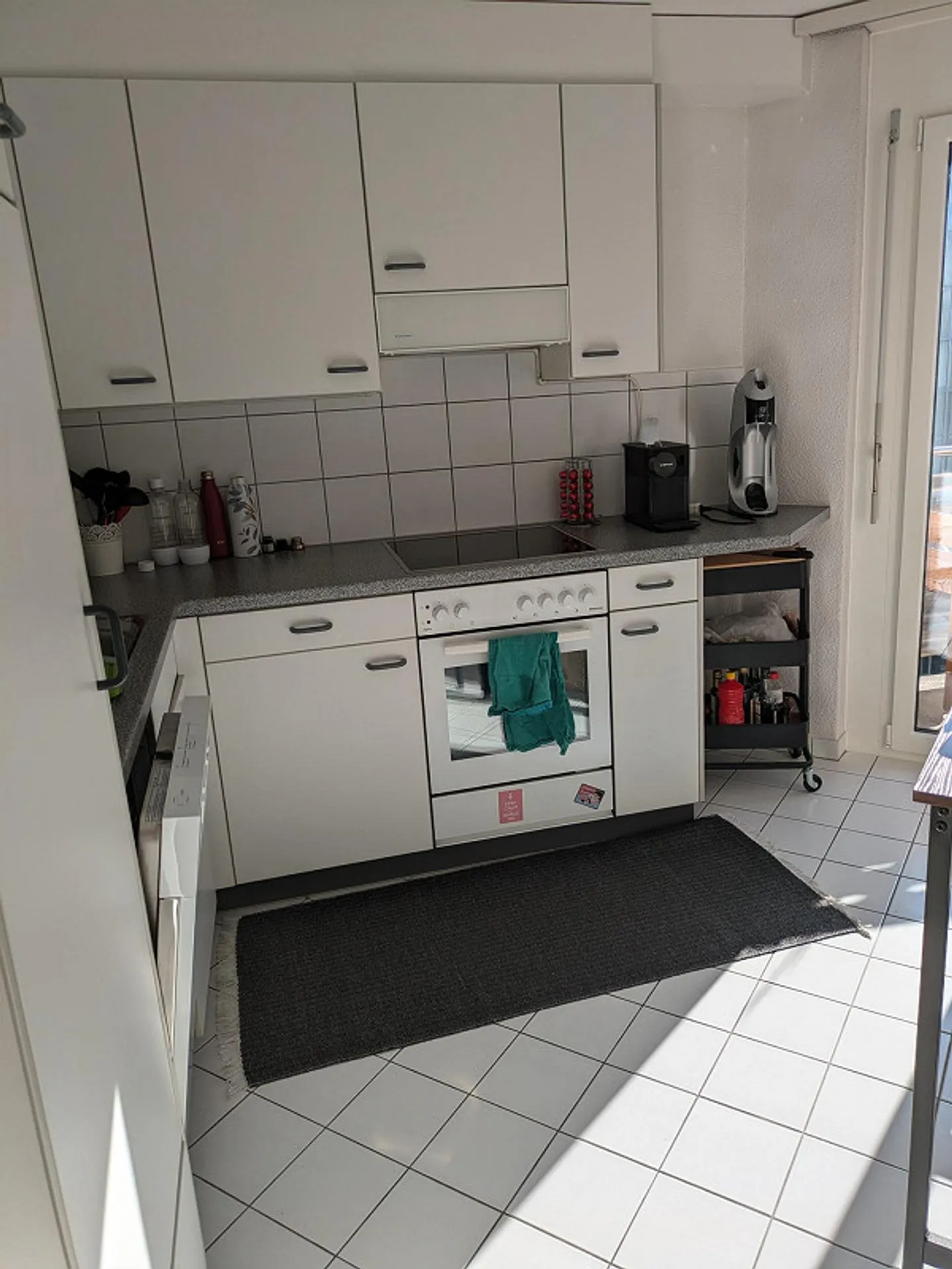 Apartment for Subletting - Photo 4 of 6