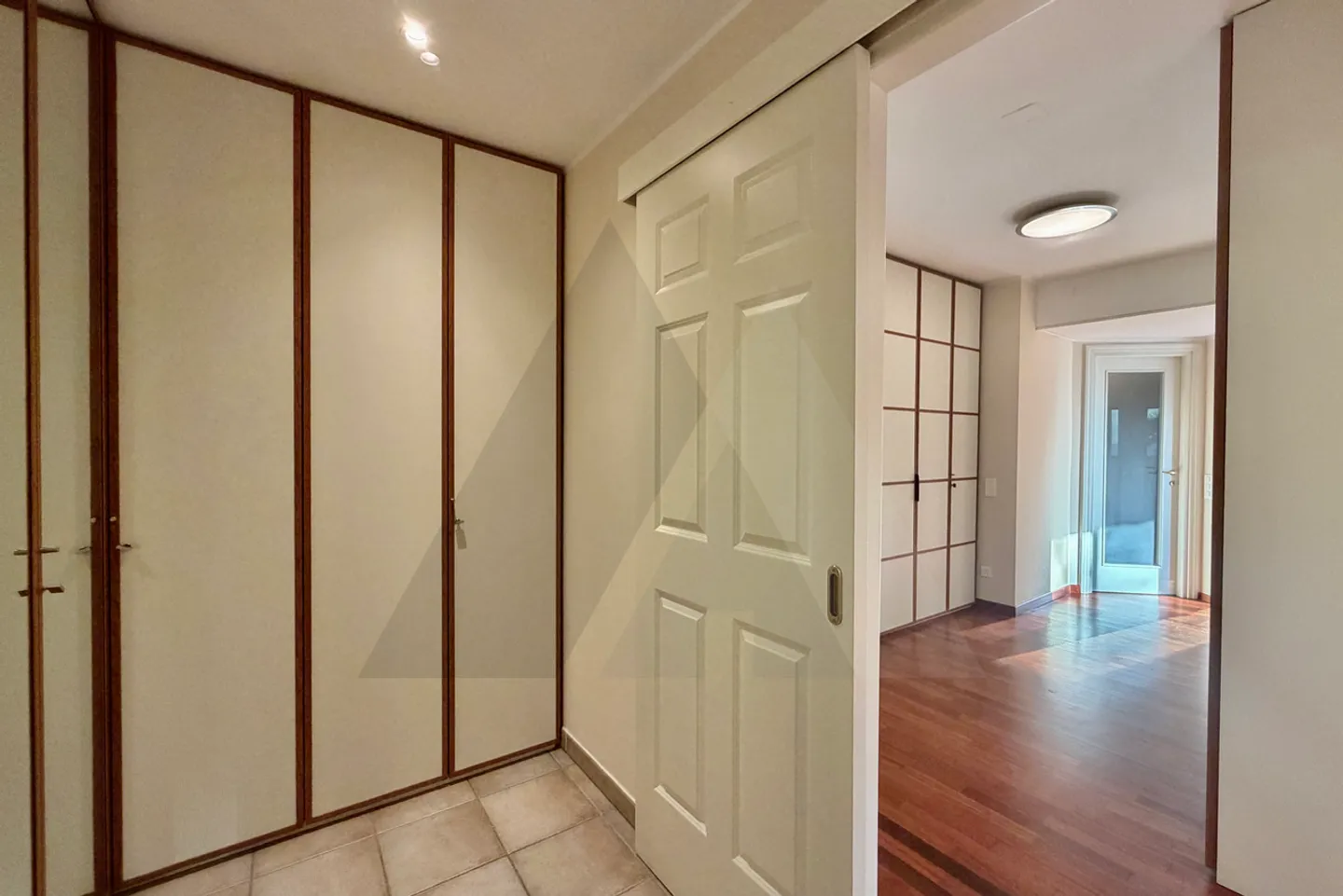 APPARTAMENTO CON GIARDINO IN CONTESTO VERDE - Foto 4 di 16