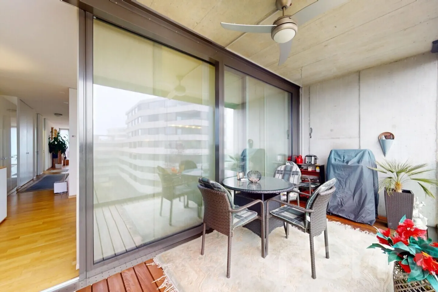 3.5-room style apartment with loggia in Biel - Photo 12 of 13