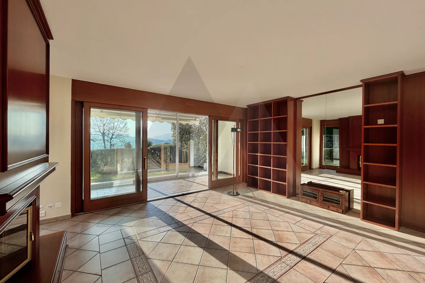 APPARTAMENTO CON GIARDINO IN CONTESTO VERDE - Foto 2 di 16