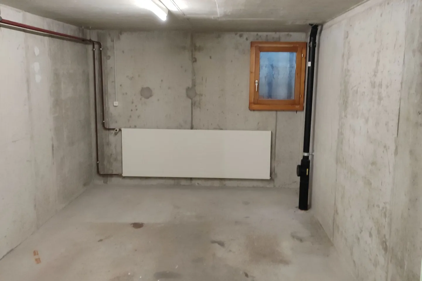 Craft Room in Residential Property - Photo 3 of 3