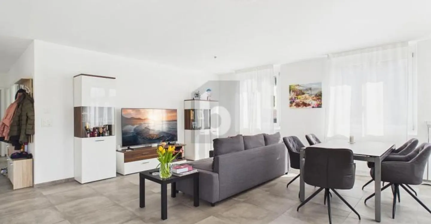 Modernes Apartment mit Balkon - Foto 1 von 6