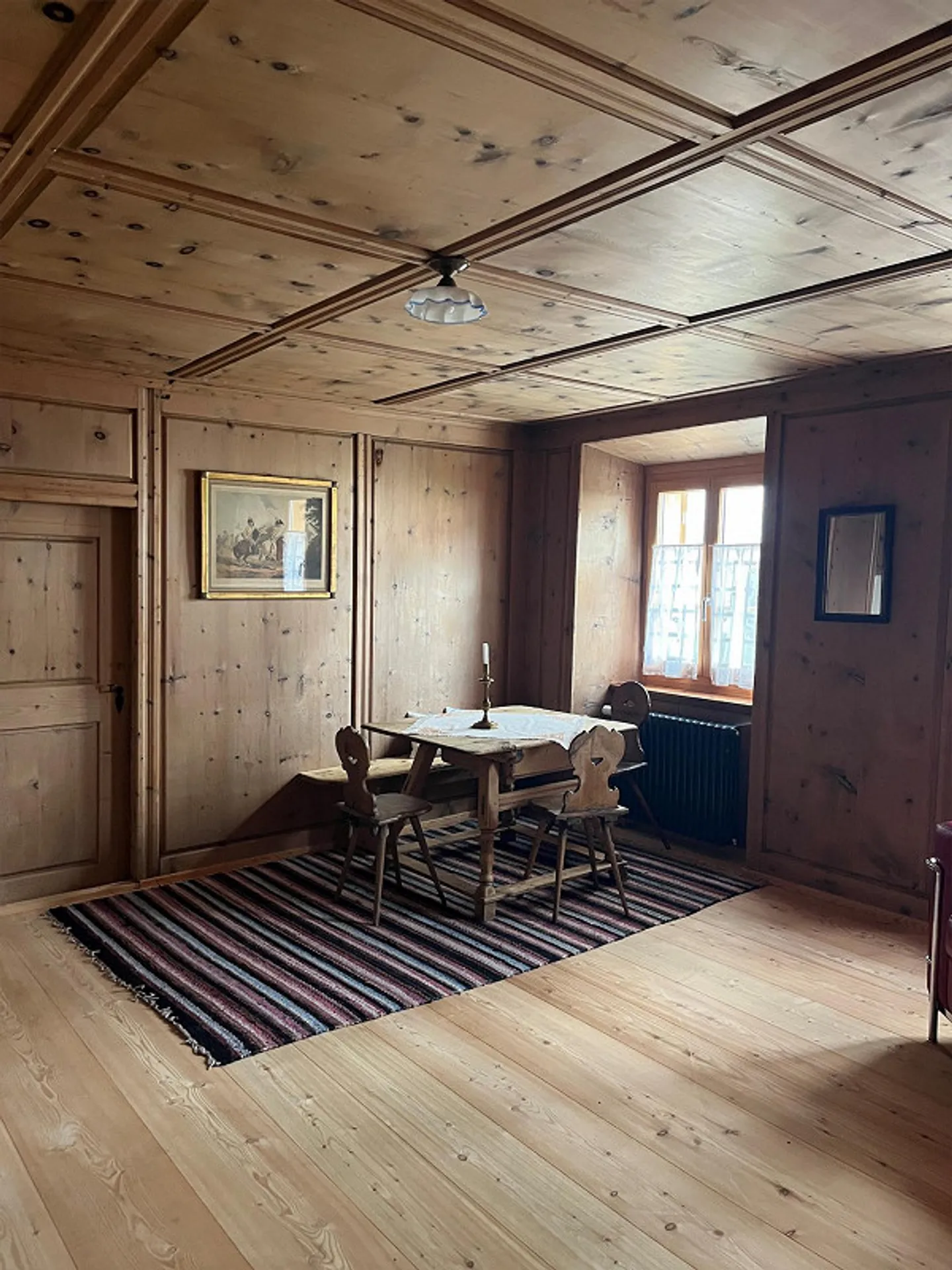 Charmante 3.5-Zimmer-Wohnung in historischem Engadinerhaus - Foto 8 von 11