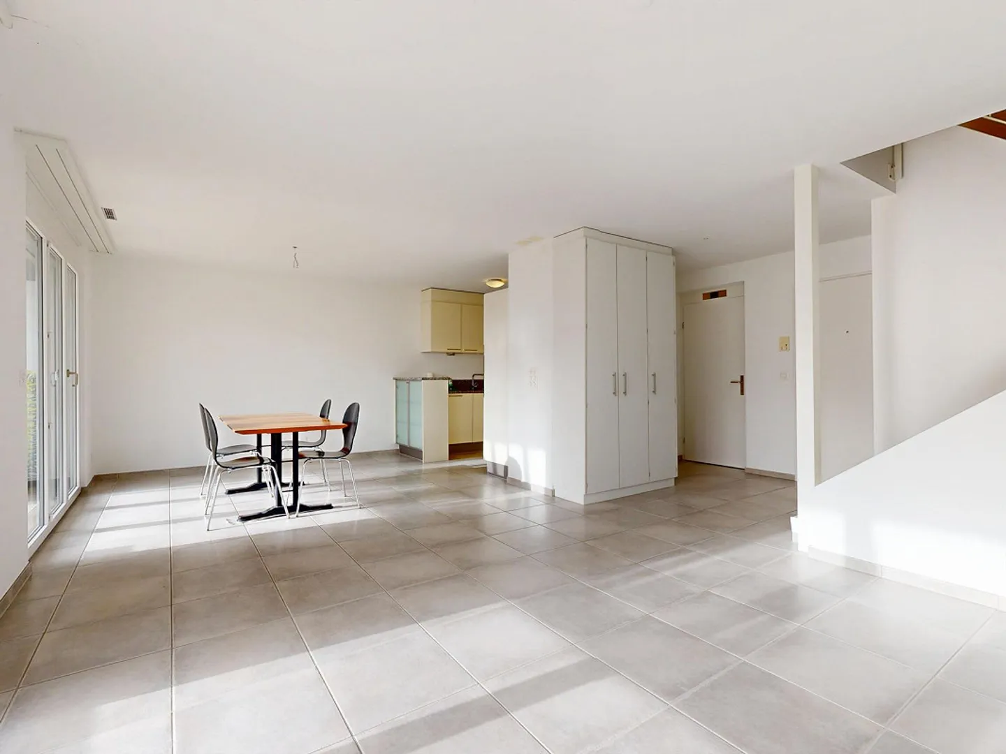 Spacious and well-kept 3 1/2 maisonette apartment - Photo 3 of 13